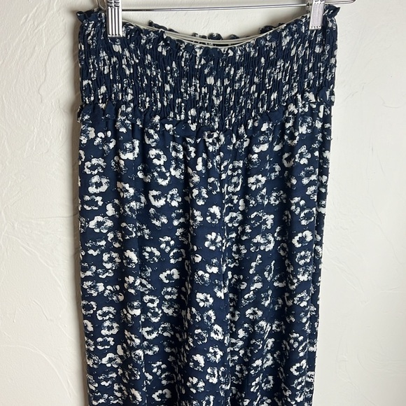 Navy Animal Print Cropped Wide Leg Pants - Picture 2 of 3